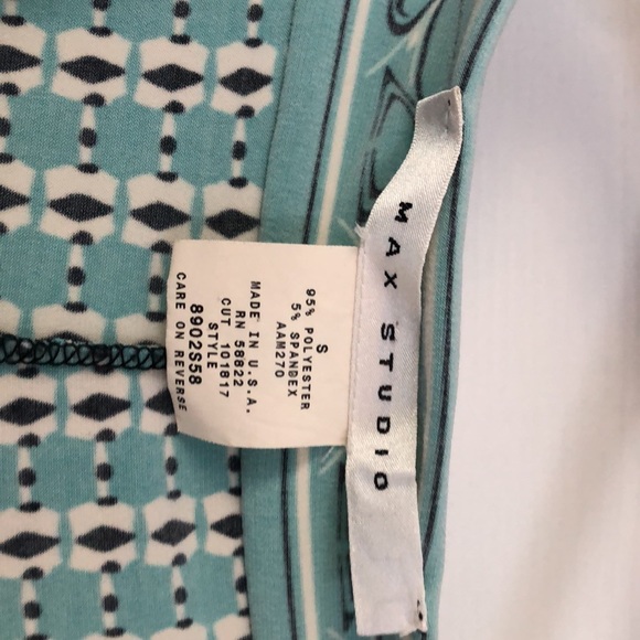 Flattering spring/summer dress. - Picture 2 of 4